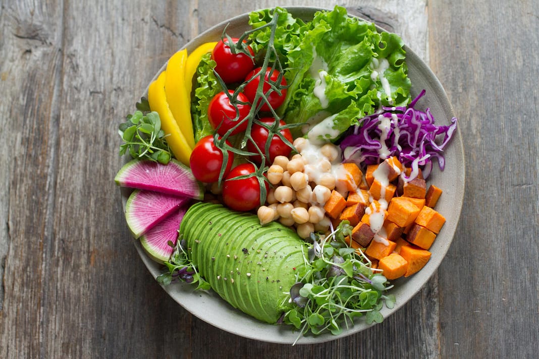 “Going Gluten-Free: The Pros and Cons of a Gluten-Free Diet”